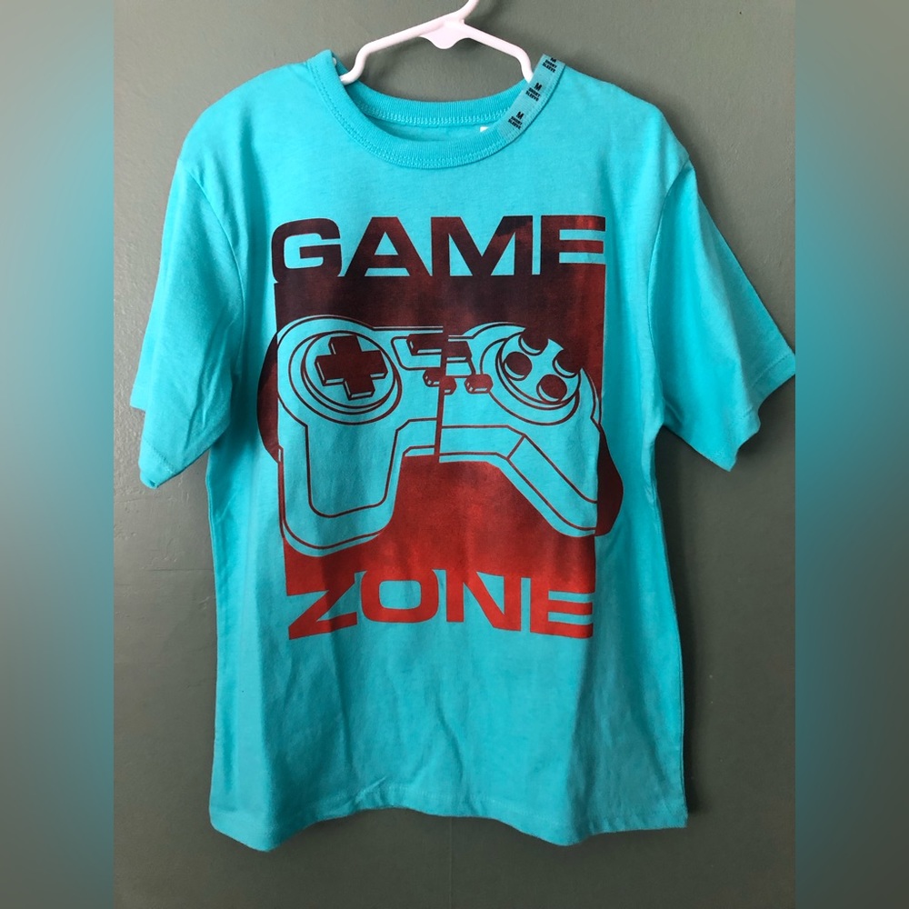 NWT gamer kid t shirt